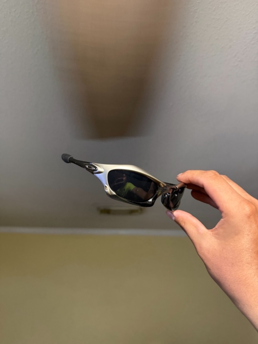 Silver and Black Sport Sunglasses - Electronics o sunglasses & Accessories
